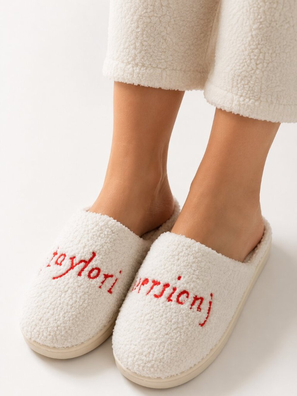 NEW Taylor Swift Taylors Version slippers Size 8 Fall season